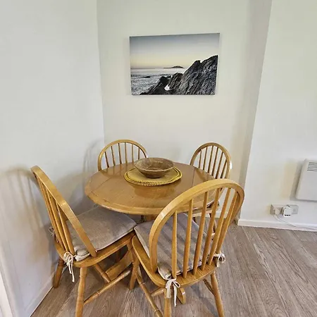 Apartment Pet Friendly 2 Bed Coastal - Millendreath,