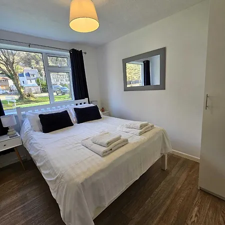 Pet Friendly 2 Bed Coastal - Millendreath, Apartment *